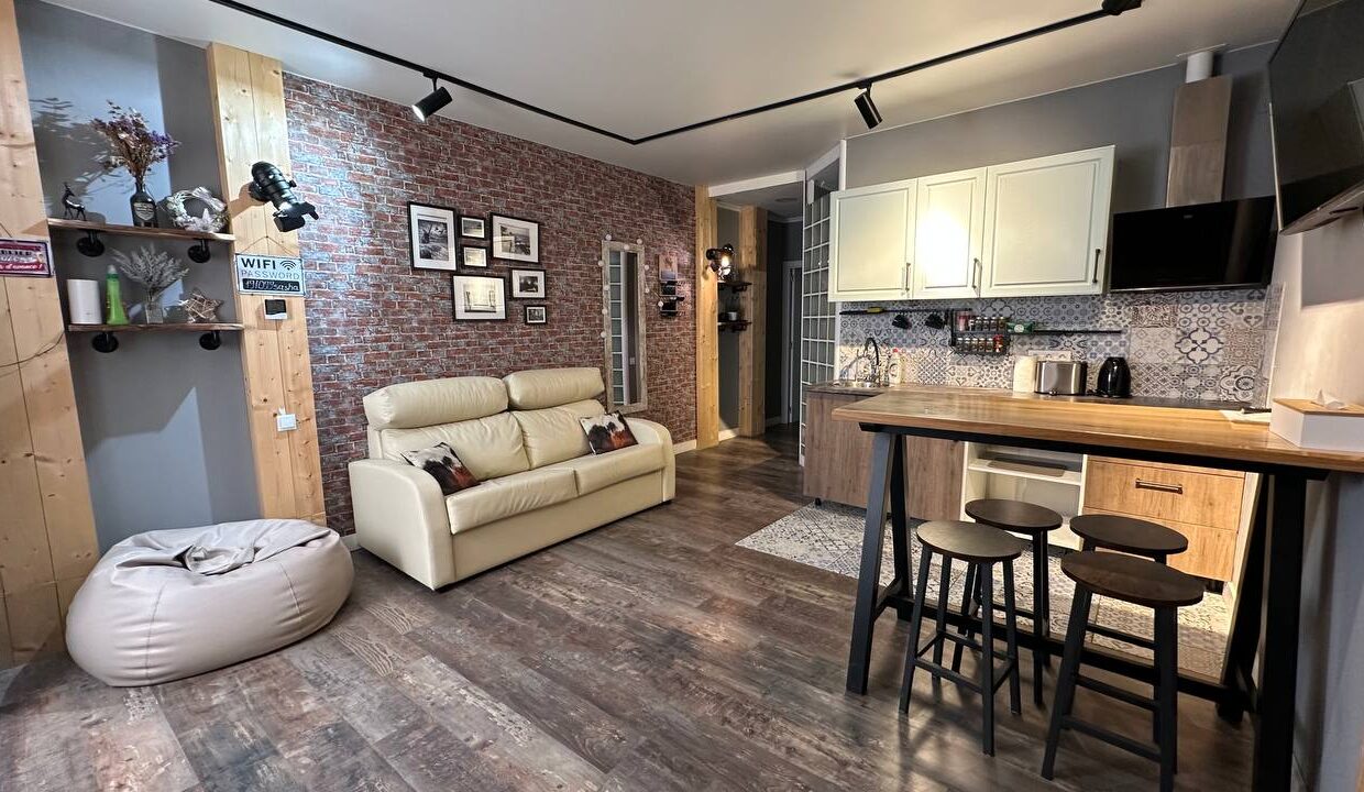 19CA398B-8FEE-43B9-9F43-E884BFF62FEC