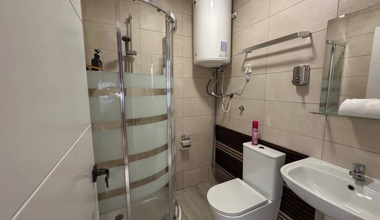 6DE9B1E6-2DB4-40AB-8479-39F823214A7D