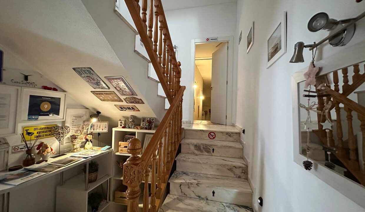 A3EECEB7-B85B-4E6D-90AC-A30BEE381ED8