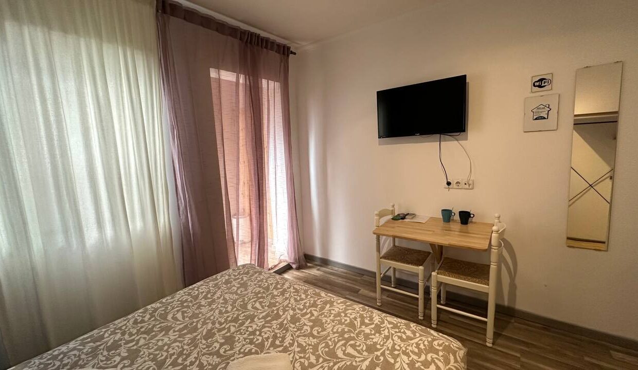 C627A3B2-AD47-4262-8903-3C99F45A1271