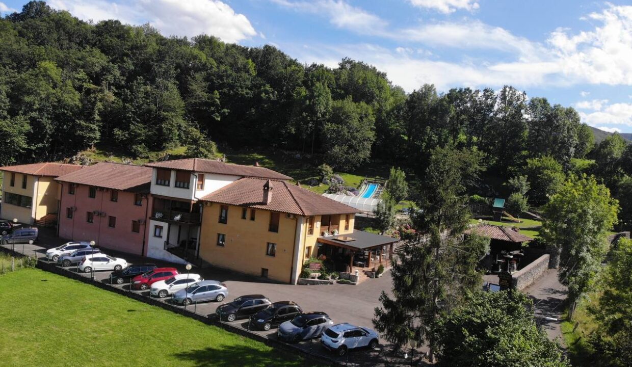 photo_5267516057420167110_y