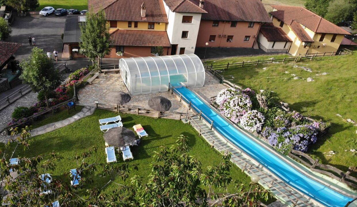 photo_5267516057420167122_y