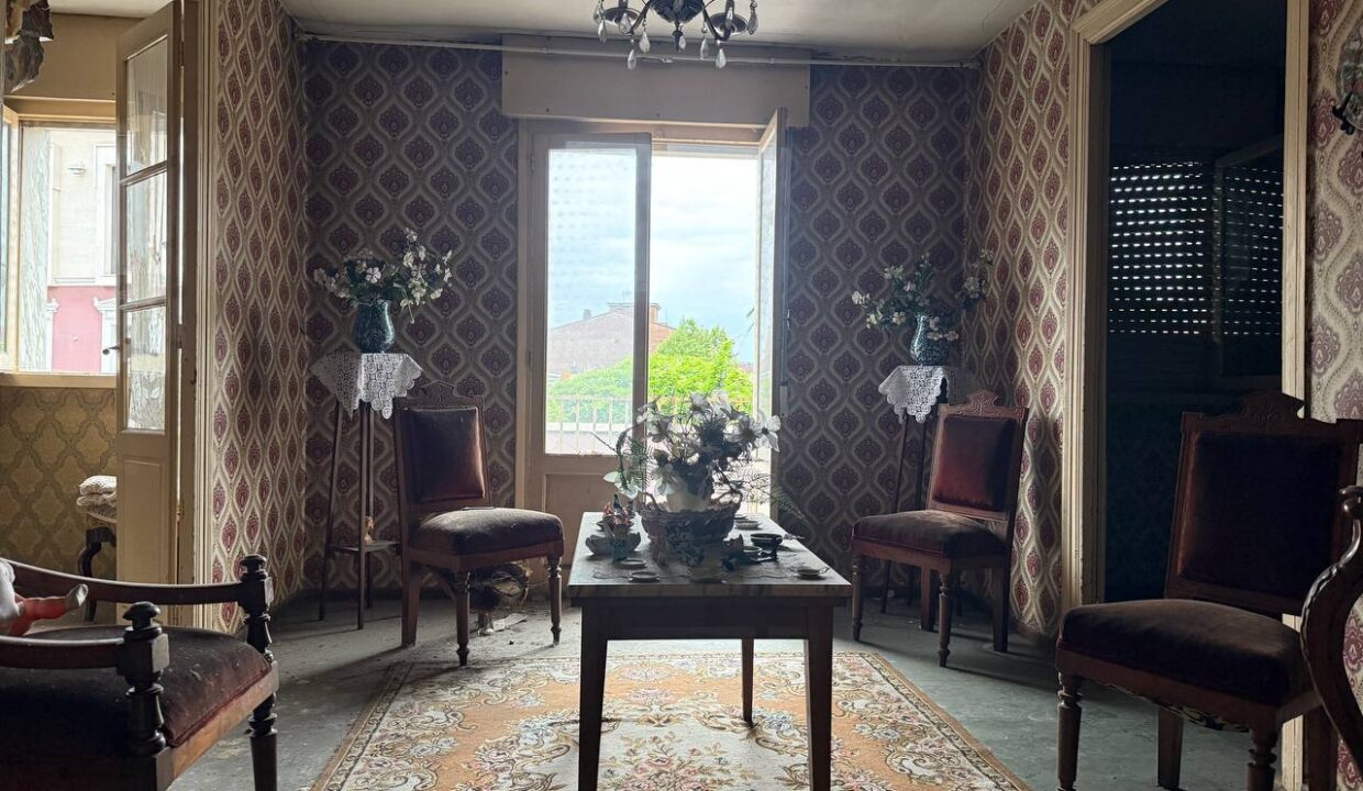 photo_5188227409198052036_y