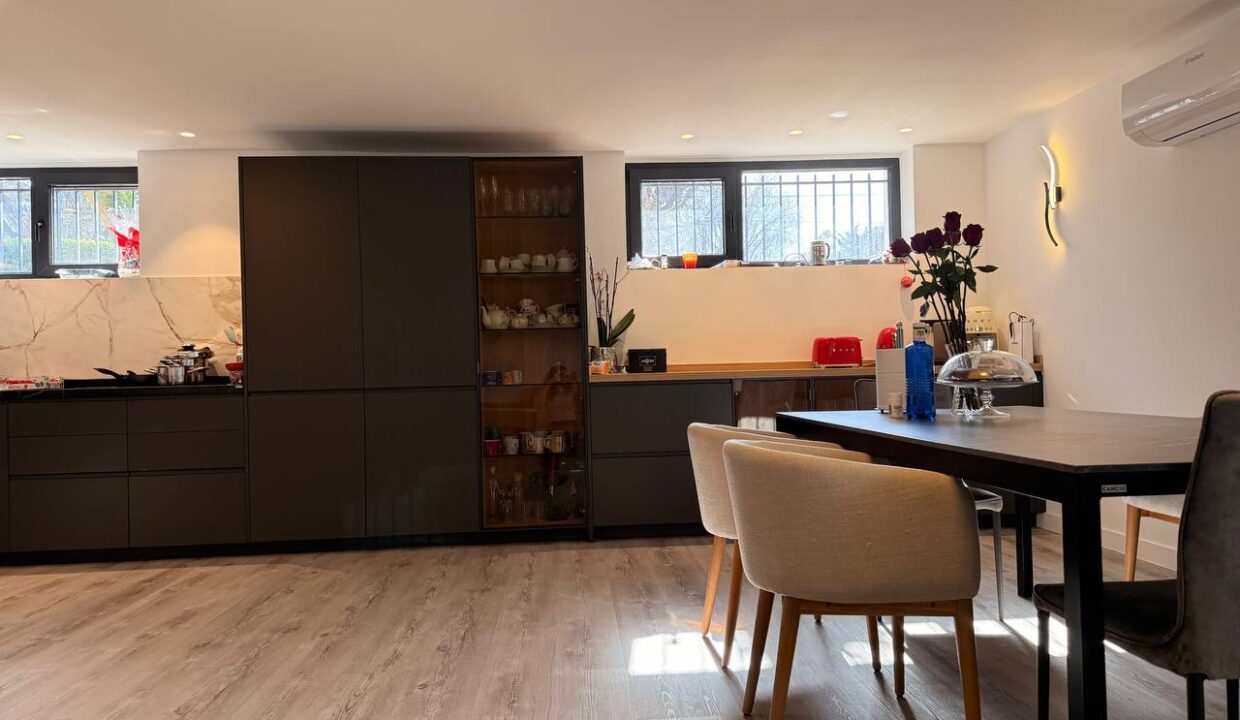 photo_5267192985688937470_y (1)