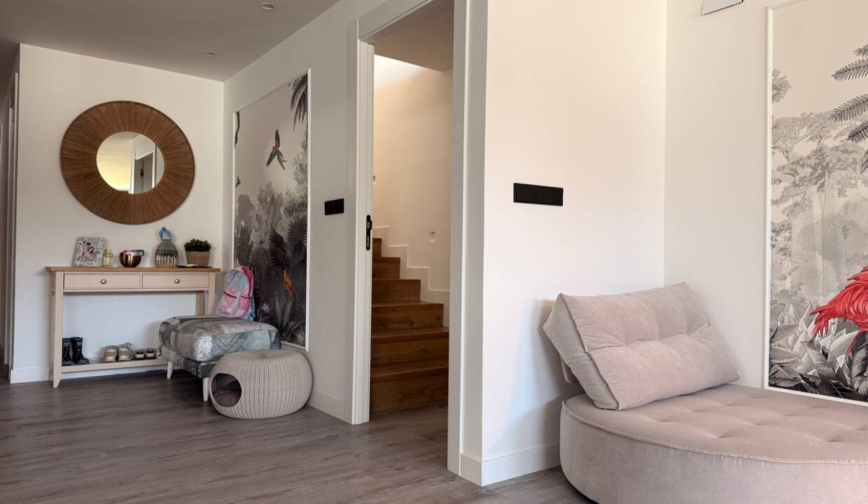 photo_5267192985688937474_y (1)