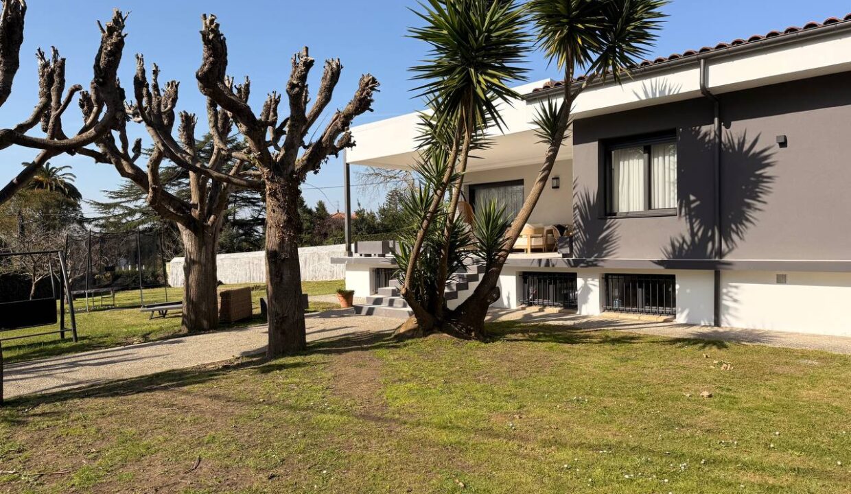 photo_5267192985688937482_y (2)