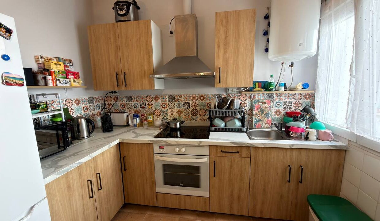 photo_5278743540022318203_y