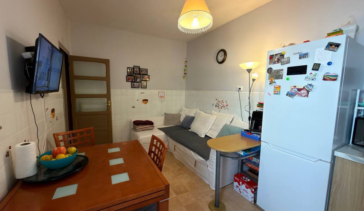 photo_5278743540022318205_y