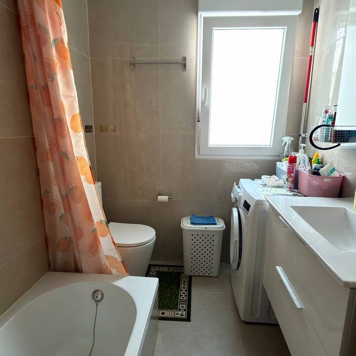 photo_5278743540022318233_y