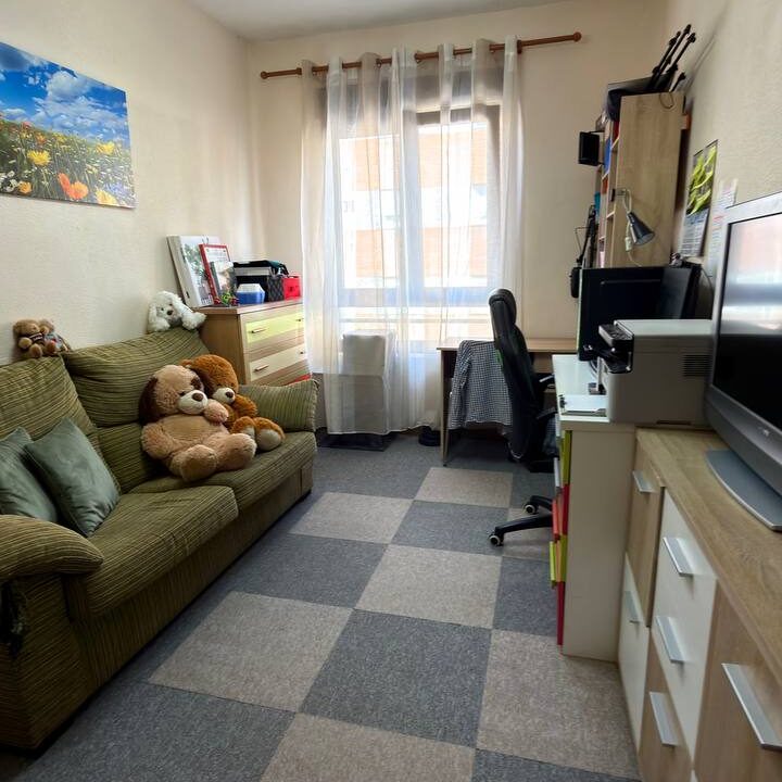 photo_5278743540022318244_y