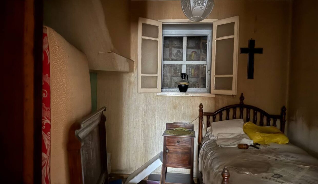 photo_5474575636191375633_y