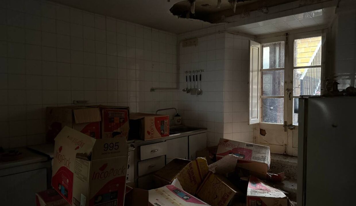 photo_5474575636191375640_y