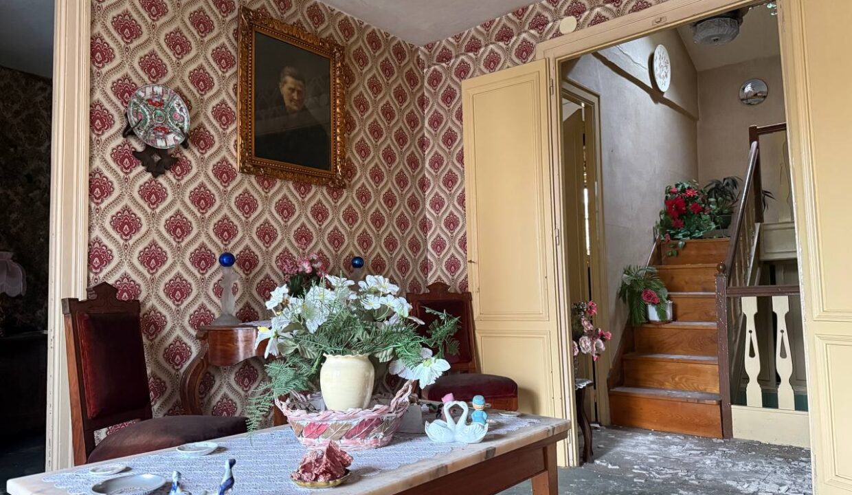 photo_5474575636191375651_y