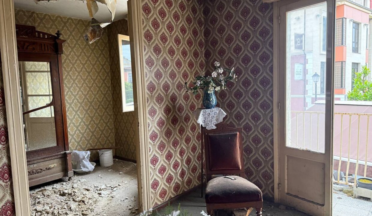 photo_5474575636191375652_y