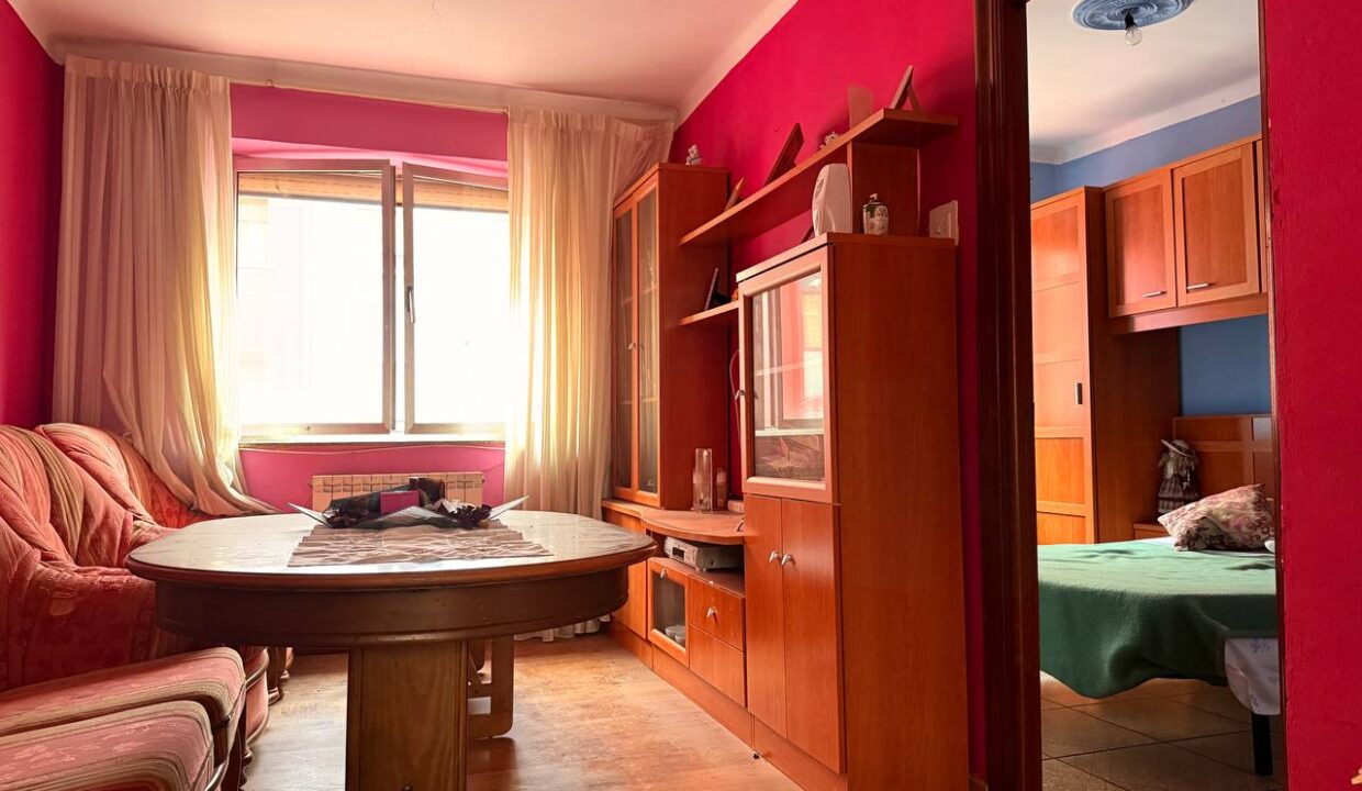 photo_5933986843076529938_y