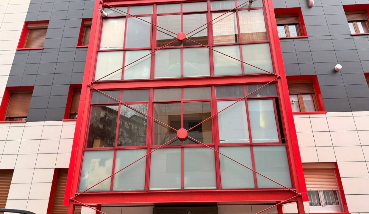 photo_5933986843076529949_y