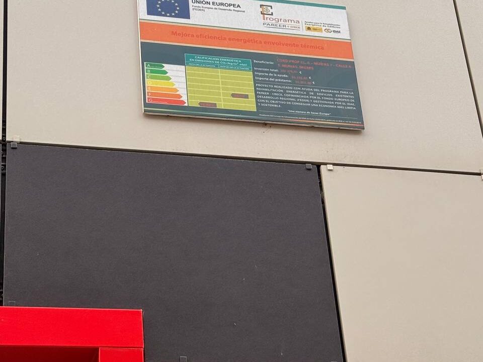 photo_5933986843076529955_y