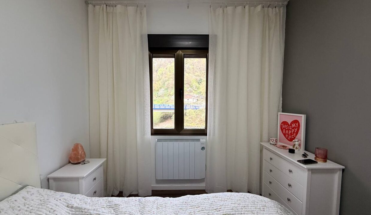 photo_5933986843076529965_y