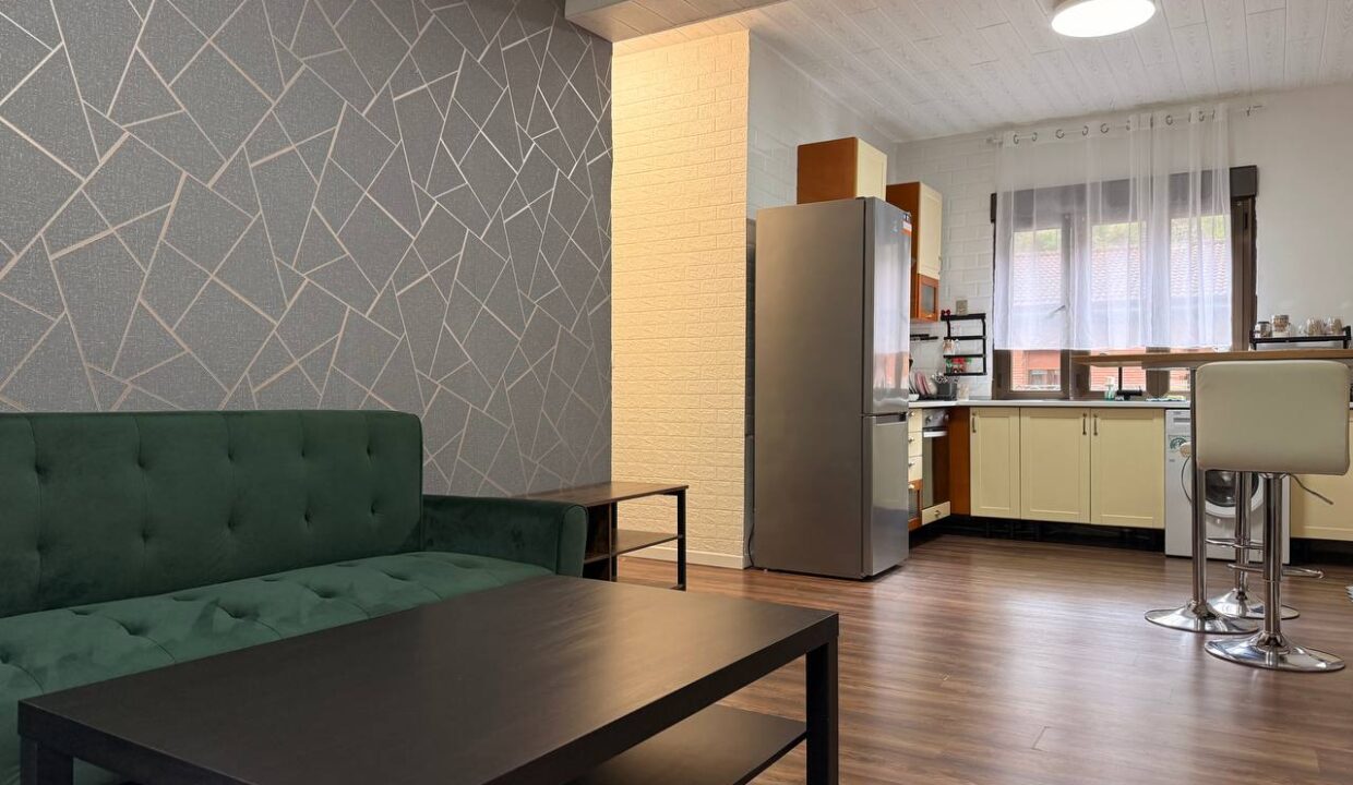 photo_5933986843076529970_y