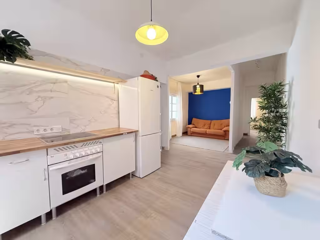 Apartment for sale in Moreda (photo 1 of 21)