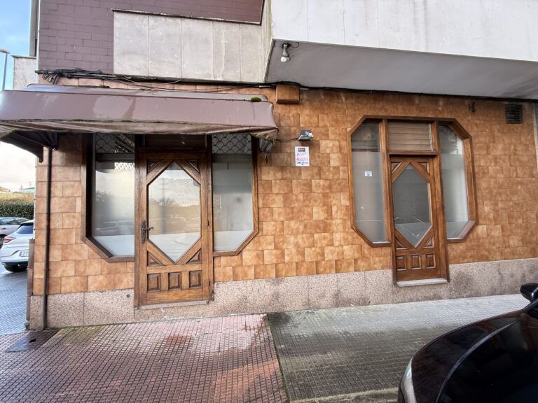 Комерційні приміщення на продаж на Calle Río Magostales, 20
